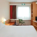 宜必思艾佩纳中央维勒酒店 3*