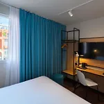 Hotel Ibis Centre 3*