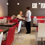 酒店 宜必思艾佩纳中央维勒酒店 埃佩尔奈