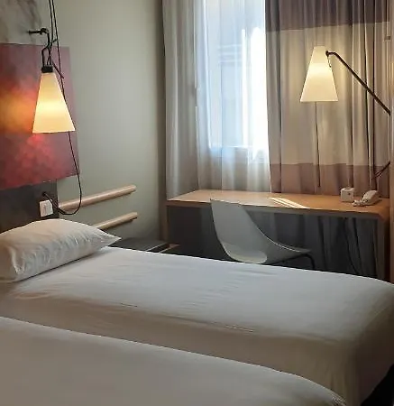 Hotel Ibis Centre 3*
