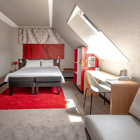 Ibis Centre 3* إيبيرني