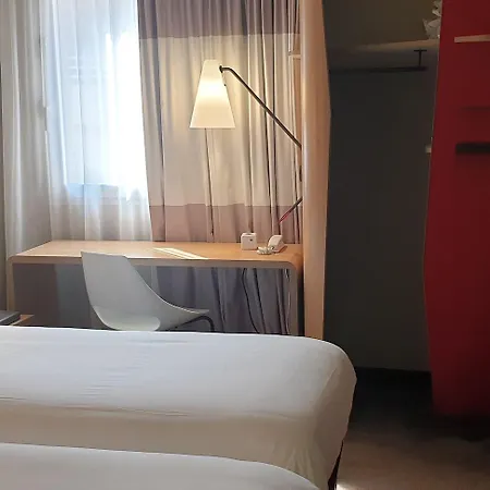 Ibis Centre