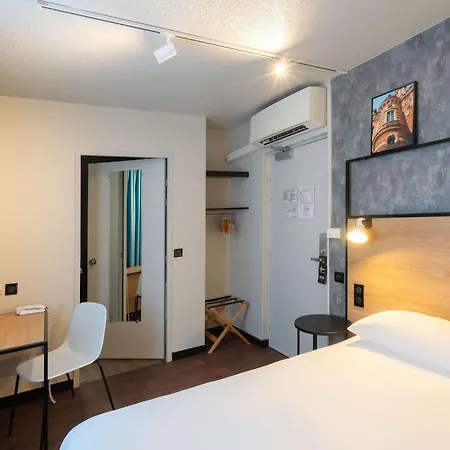 Hotel Ibis Centre 3*
