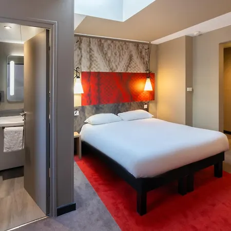 Ibis Centre Hotel 3*