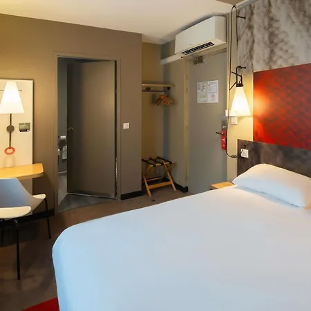 Hotel Ibis Centre 3*