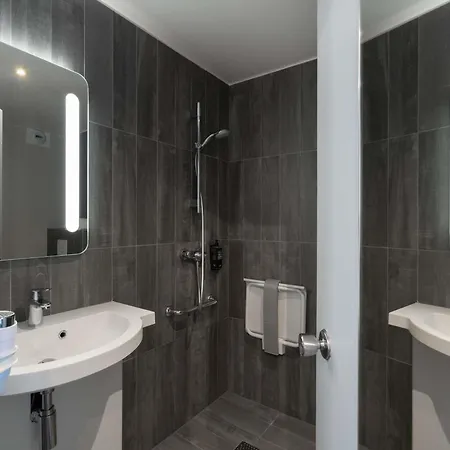 Hotel Ibis Centre 3*