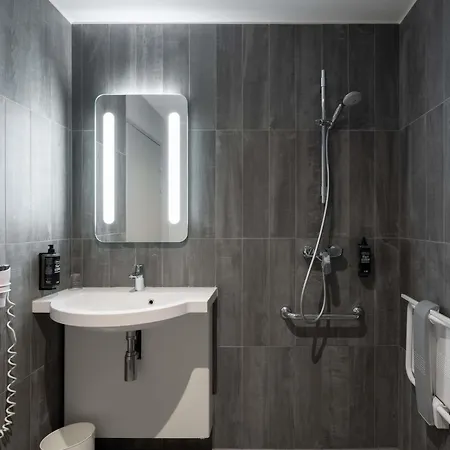 Hotel Ibis Centre 3*