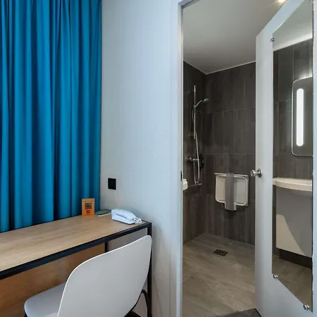 Hotel Ibis Centre 3*