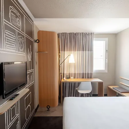 Ibis Centre 3* إيبيرني