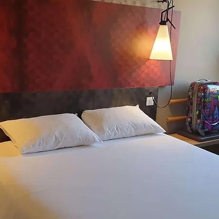 Ibis Centre 3* إيبيرني