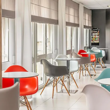 Ibis Centre إيبيرني