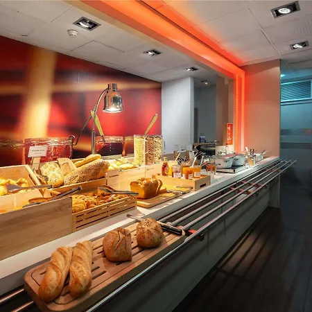 Ibis Centre 3*
