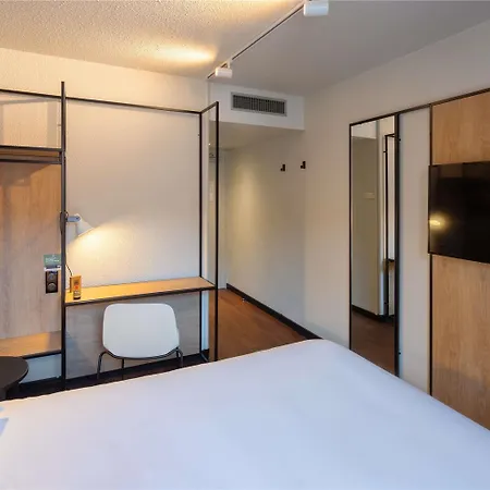 Отель Ibis Centre 3*