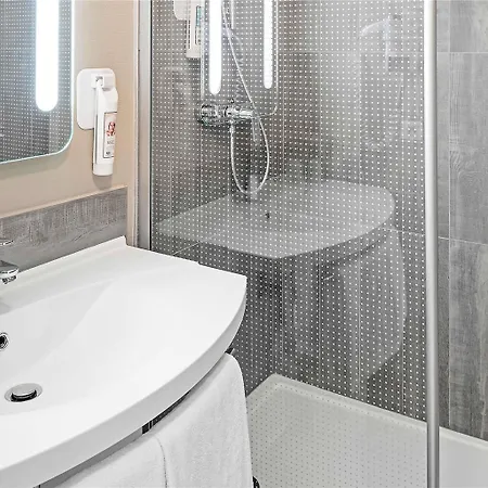 Ibis Centre 3*