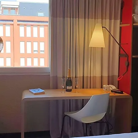 Ibis Centre Hotel 3*