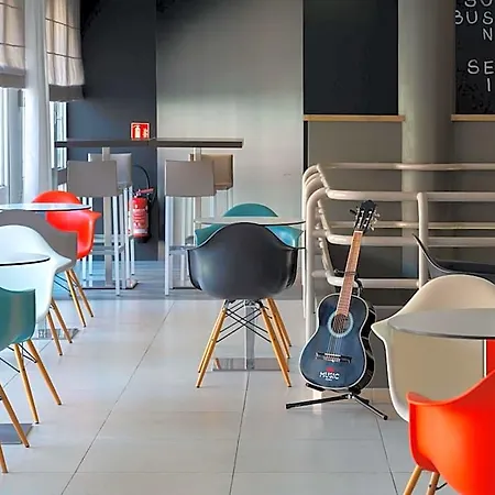 Ibis Centre Hotel 3*