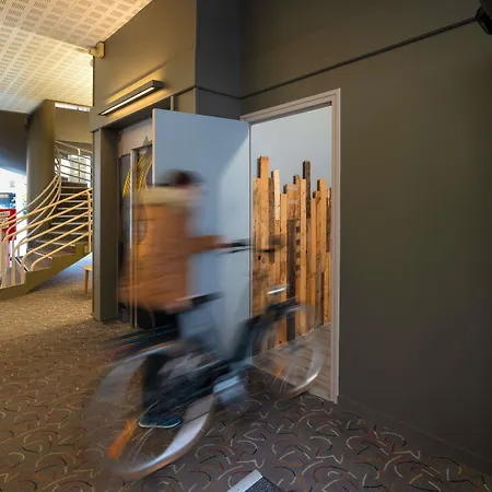 Ibis Centre Hotel 3*