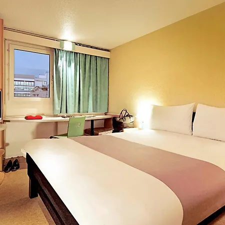 Hotel Ibis Centre 3*