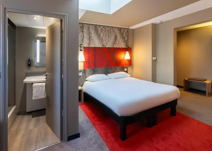 Ibis Centre Hotel 3*